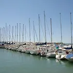 Saloutrip - Navili Appartement *